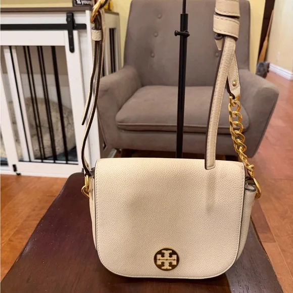 VGUC Tory Burch Ivory Crossbody Bag with Gold Accents - Picture 2 of 12
